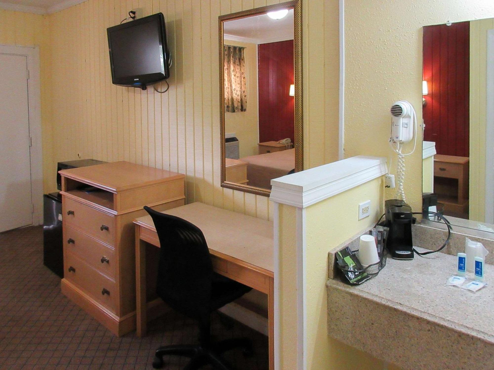 King Room - Non-Smoking